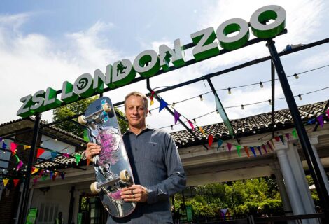De enige echte Tony Hawk bij de London Zoo om de lancering te vieren van Tony Hawk's Pro Skater 3 + 4